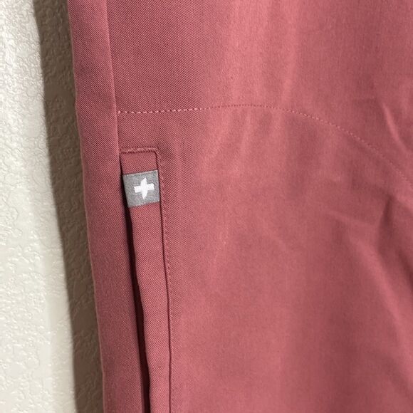 FIGS Technical Collection Women’s Top Scrub Size XS - Picture 4 of 6